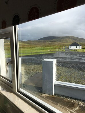 House, 2 Bedrooms | Private kitchen