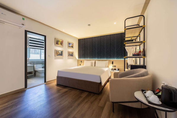 Minibar, caja de seguridad en la habitación y cortinas blackout