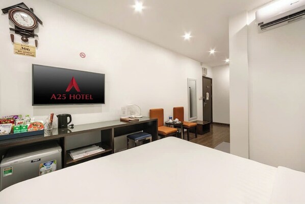 Executive Quadruple Room, City View - A25 Hotel - 19 Cha Ca (Hanoi)