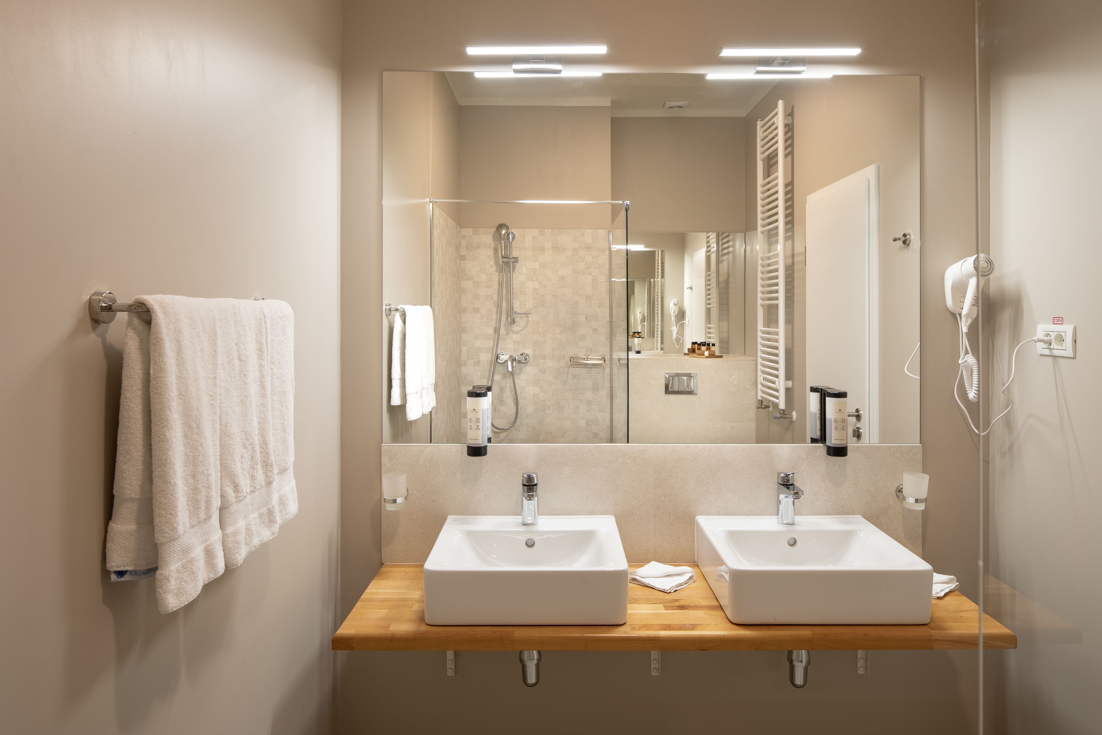 deluxe suite, 2 queen beds | bathroom | shower, free toiletries, hair dryer, dressing gowns