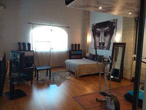 2 slaapkamers, een strijkplank/strijkijzer, gratis wifi, beddengoed