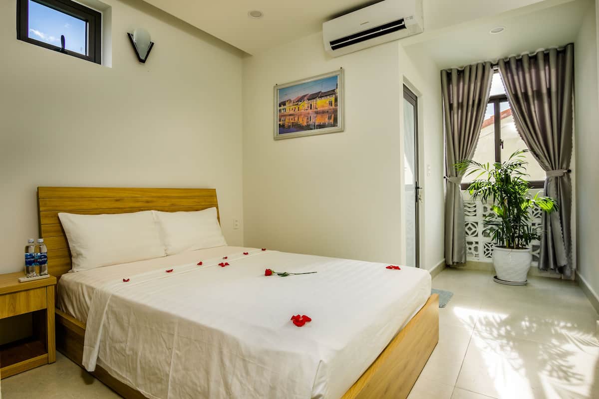 Superior Room | Desk, soundproofing, WiFi (free), bed sheets