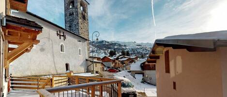 المنطقة المحيطة بالمنشأة