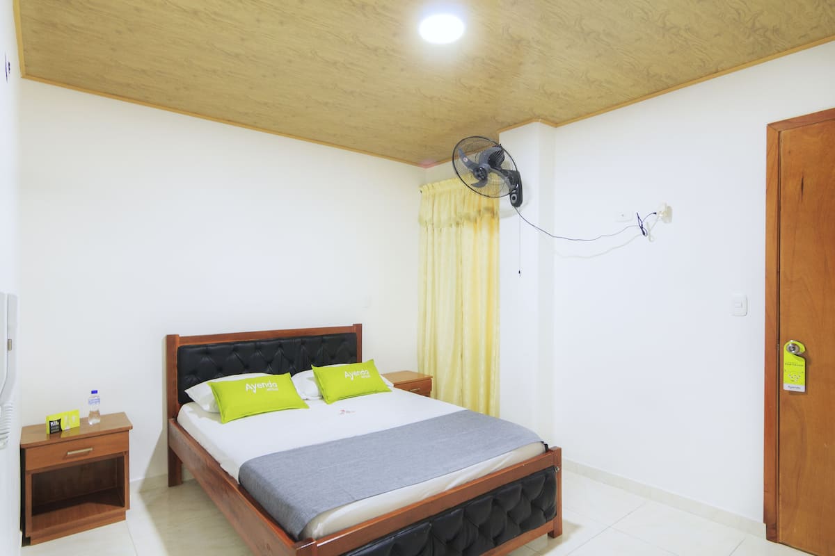 Double Room | Down duvets, free WiFi, bed sheets