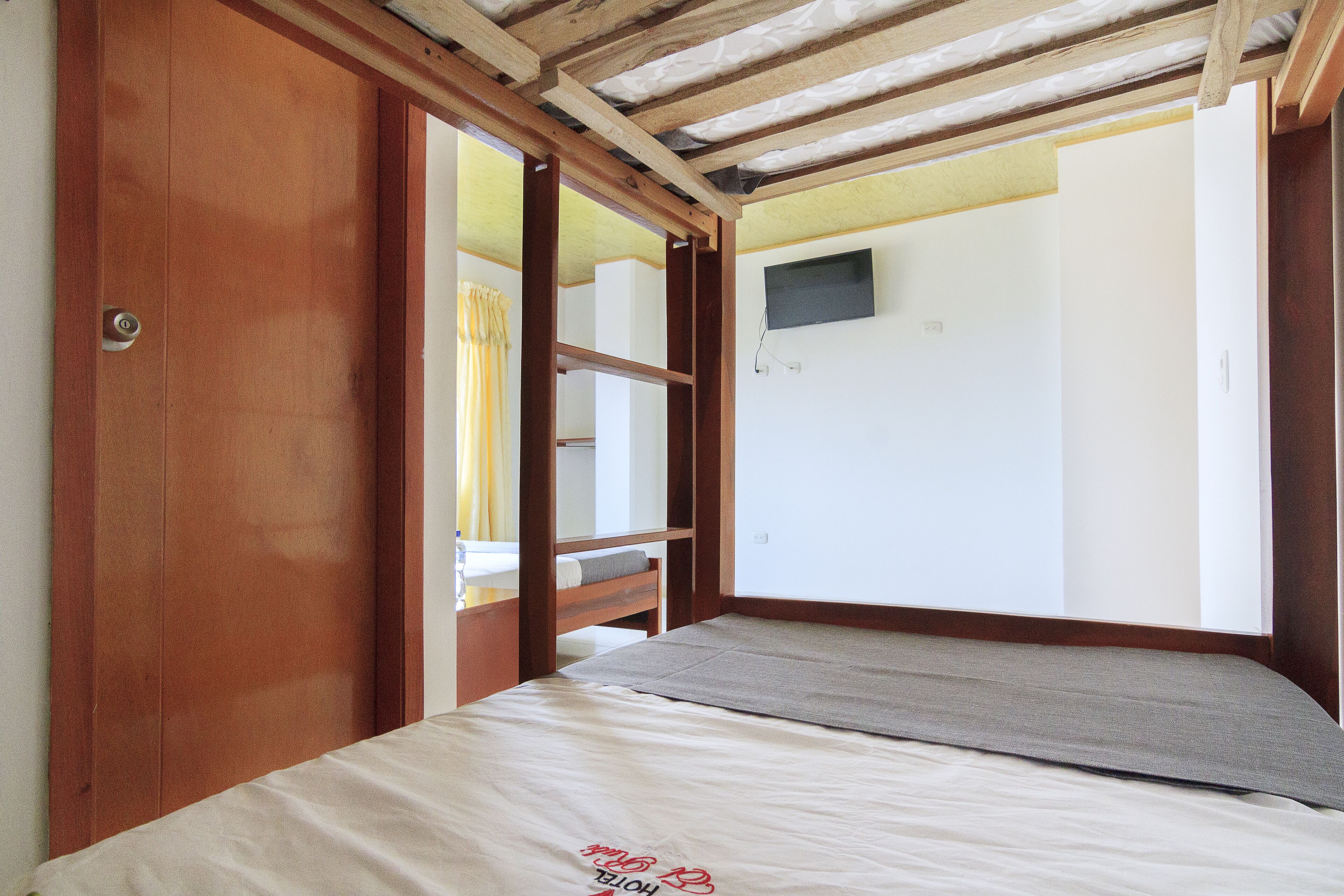 quadruple room | down duvets, free wifi, bed sheets