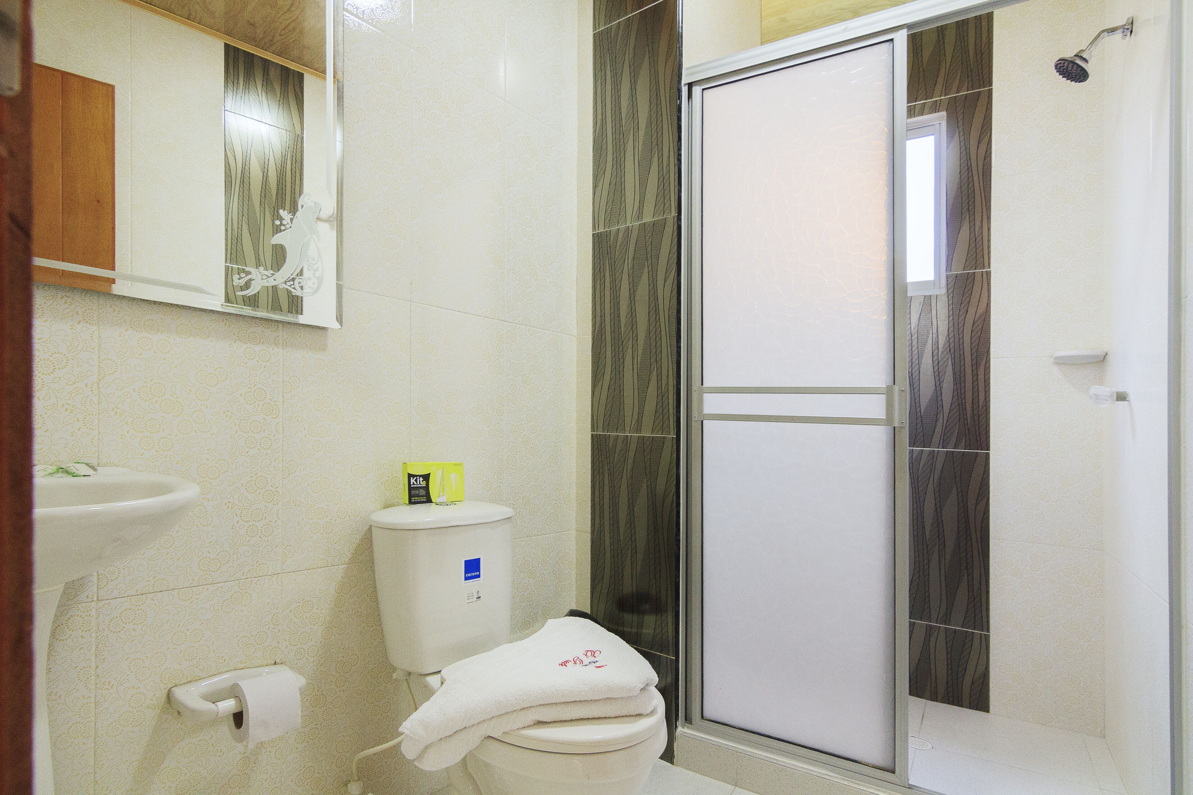 shower, free toiletries, towels