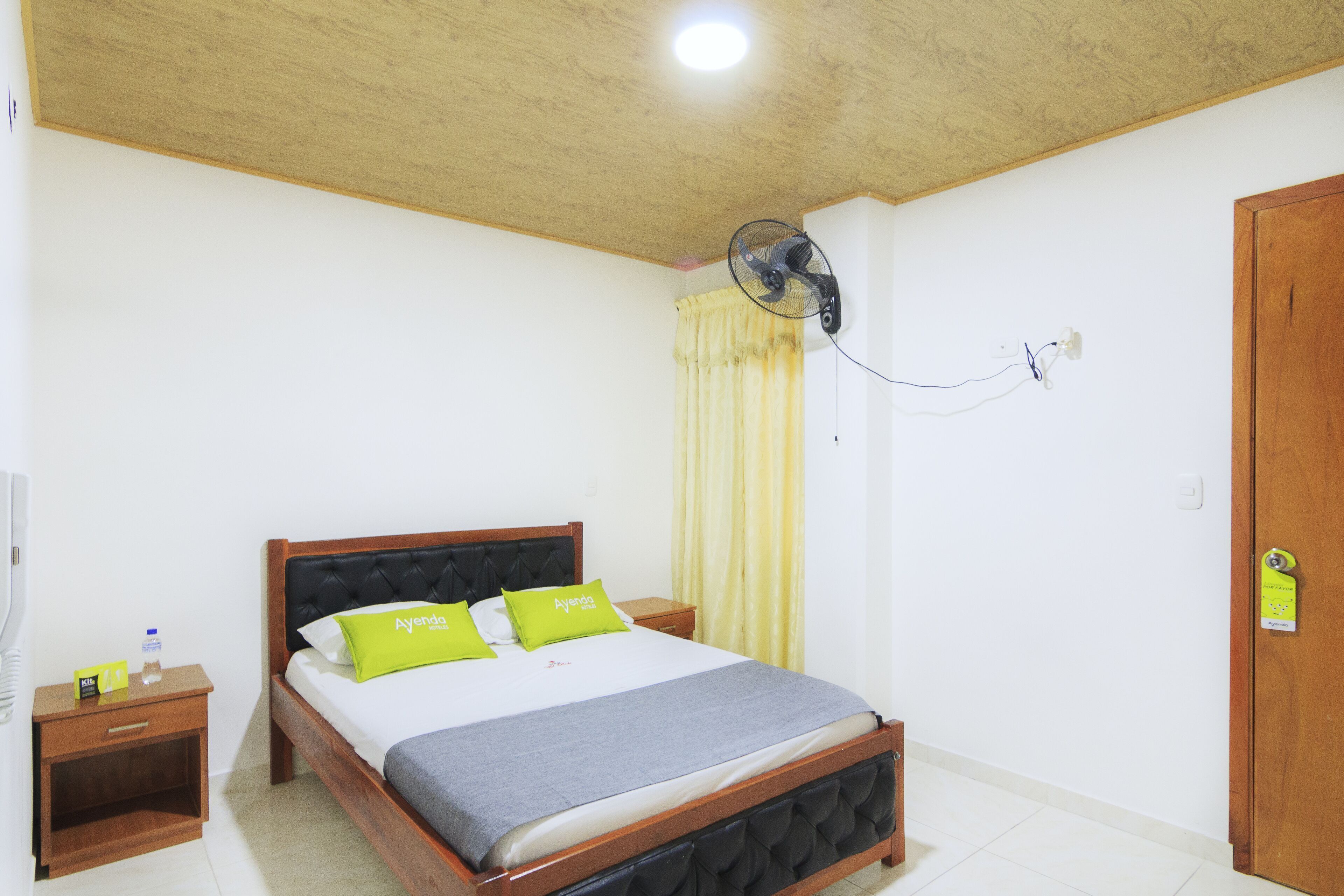 Down duvets, free WiFi, bed sheets