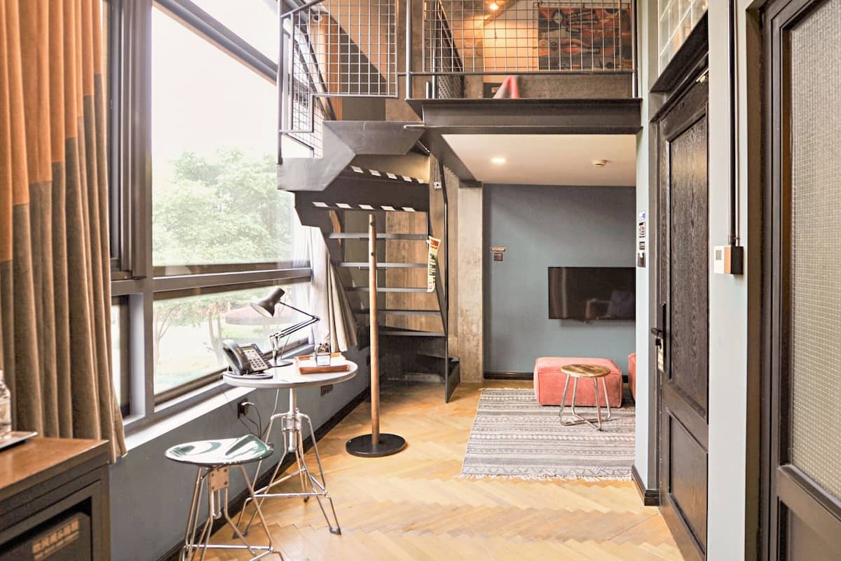 Loft supérieur, 1 trÚs grand lit, vue sur le jardin | Literie de qualité, couette en duvet, articles de minibar gratuits