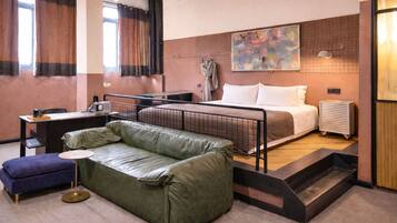 Classic Deluxe Room | Premium bedding, down comforters, free minibar, in-room safe