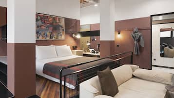 Studio phong cách cổ điển, 1 giường cỡ king, quang cảnh thành phố | Bộ đồ giường cao cấp, chăn bông, minibar với thức uống miễn phí