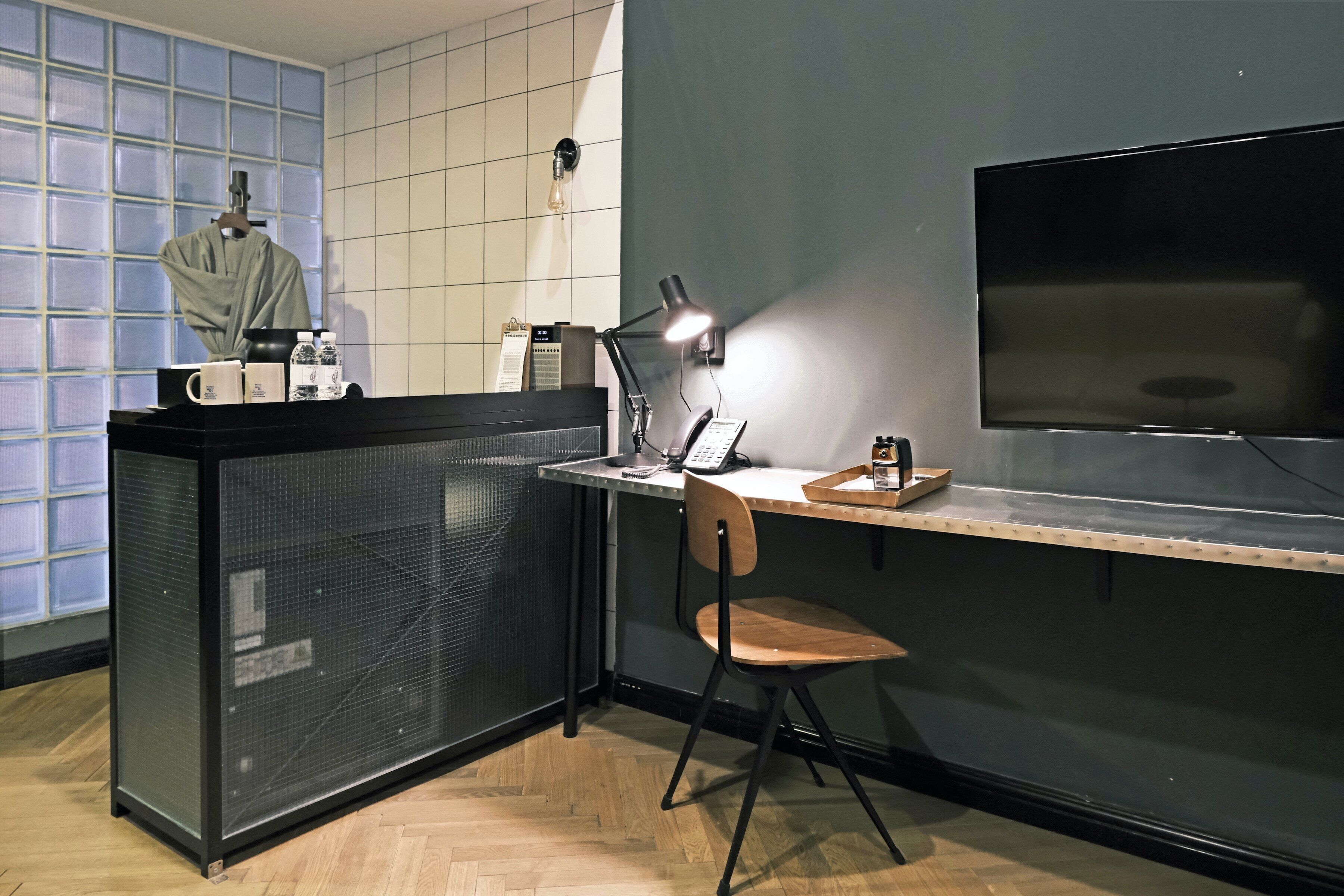 standard loft | 1 bedroom, premium bedding, down duvets, free minibar