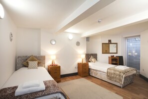 Double Room Single Use | In-room safe, iron/ironing board, free WiFi, bed sheets - 2 bed Apartment CITY CENTER FREE PARKING (Nottingham)