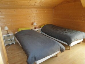 3 bedrooms, iron/ironing board, free WiFi - Chalet in quiet Morillon / Samoëns - near slopes - Stunning views - ideal for family (Morillon)