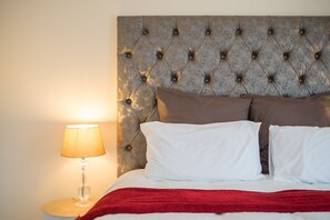 1 bedroom, in-room safe, iron/ironing board, free WiFi - Luxury  Apartment near  famous V& A Waterfront and Cape Town  Stadium (Sea Point)