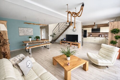 AIR-CONDITIONED VILLA WITH PRIVATE POOL - 7 MINUTES FROM THE BEACH