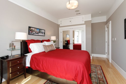 壮観な屋上デッキSFレンタル付きの改装されたノースビーチアパートメントSTR-0000727