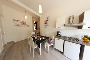 Microwave, espresso maker, coffee/tea maker, electric kettle - Windows on Rome (Rome)