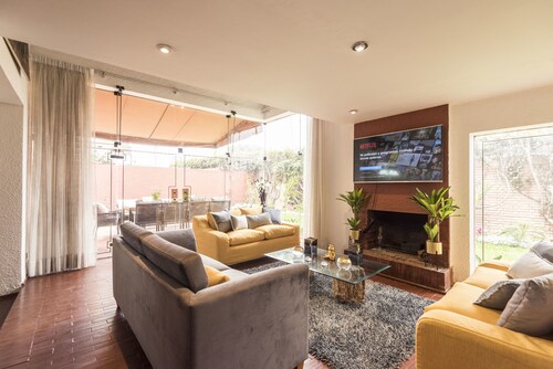 Lima Fabulous  House 5br sleep8 Next Mall