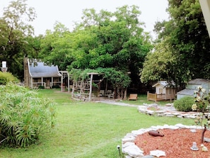 Property grounds - The Baines House Inn (Salado)