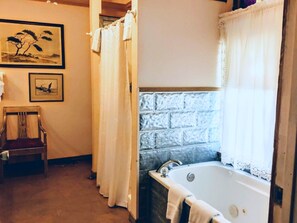 Chloe's Cottage | Bathroom | Free toiletries, hair dryer, towels - The Baines House Inn (Salado)