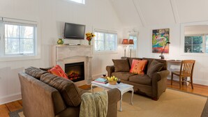 Cottage | Seprai premium, meja kerja, Wi-Fi gratis, dan seprai linen