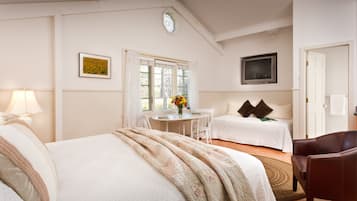 Habitación, varias camas, para no fumadores | Ropa de cama de alta calidad, escritorio, wifi gratis y ropa de cama