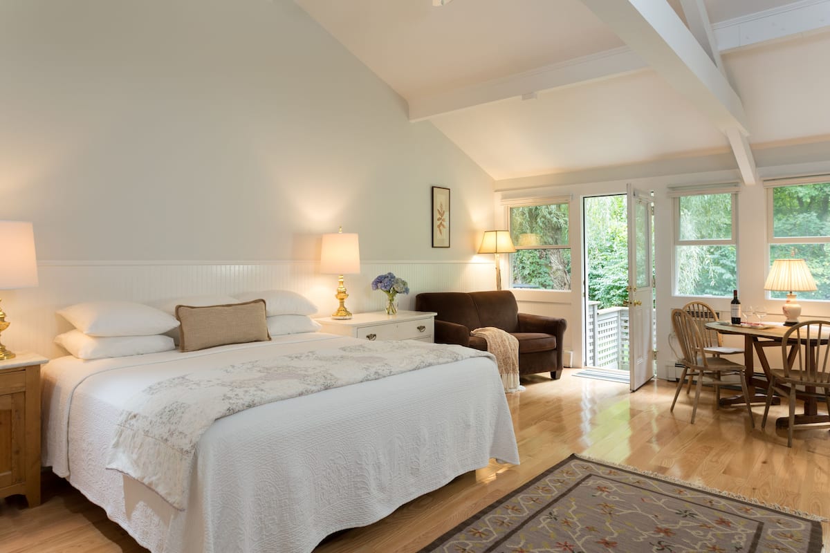 Room (15)