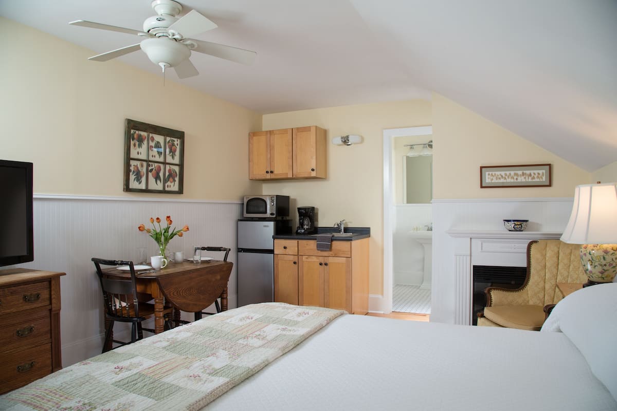 Room (11)
