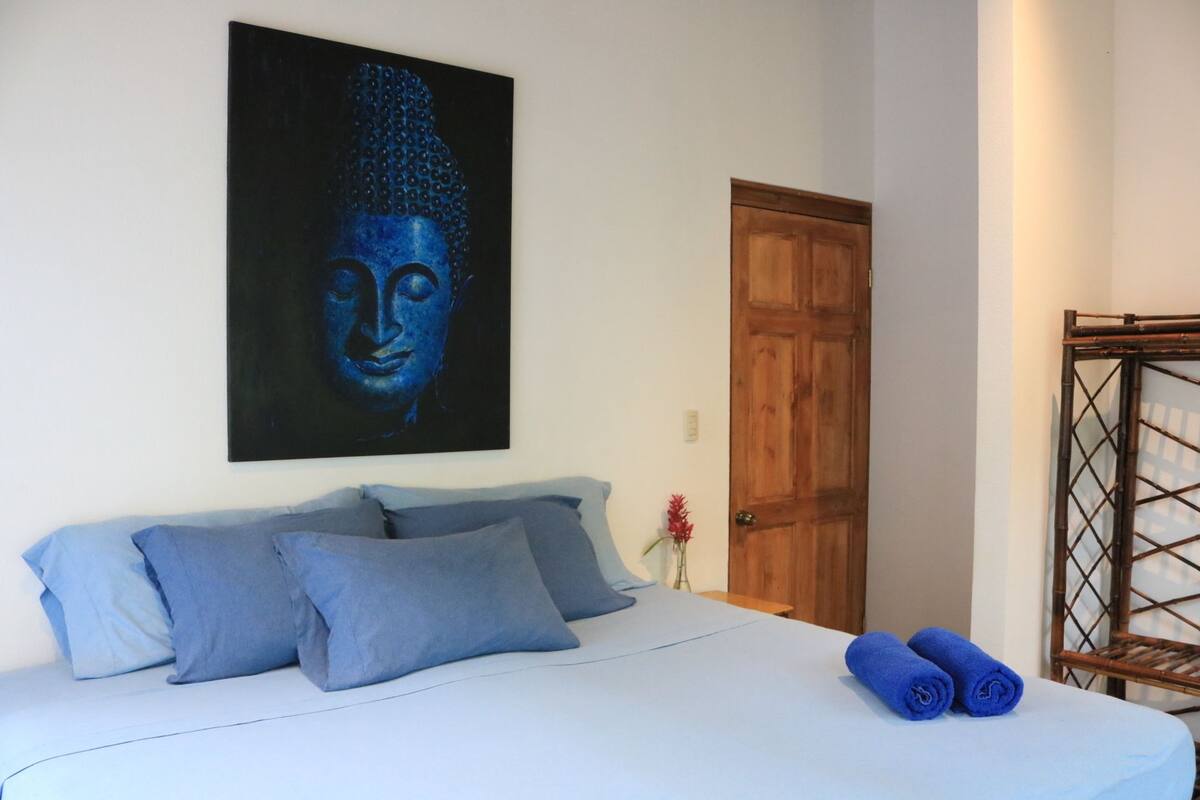 Rollaway beds, free WiFi, bed sheets