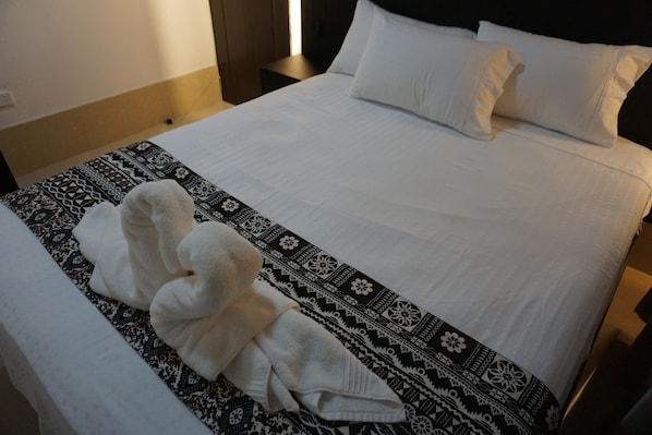 House, 1 Bedroom (HHK-19-1 ) | 1 bedroom, blackout drapes, iron/ironing board, free WiFi