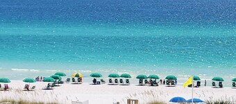  Great Family Vacation Spot located on the Beach