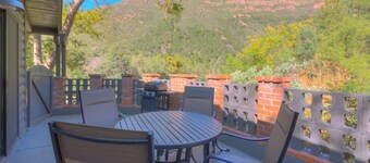 Rustic/Modern Suite 1 in Oak Creek Canyon - Close to Slide Rock State Park