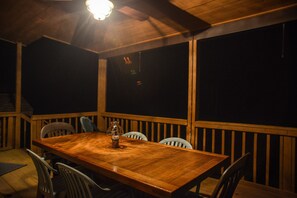 Outdoor dining - STUNNING LOG HOME Colgate Lake!!!! Kayaks & SUP Included! Very Private!  (East Jewett)