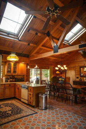 Dining - STUNNING LOG HOME Colgate Lake!!!! Kayaks & SUP Included! Very Private!  (East Jewett)