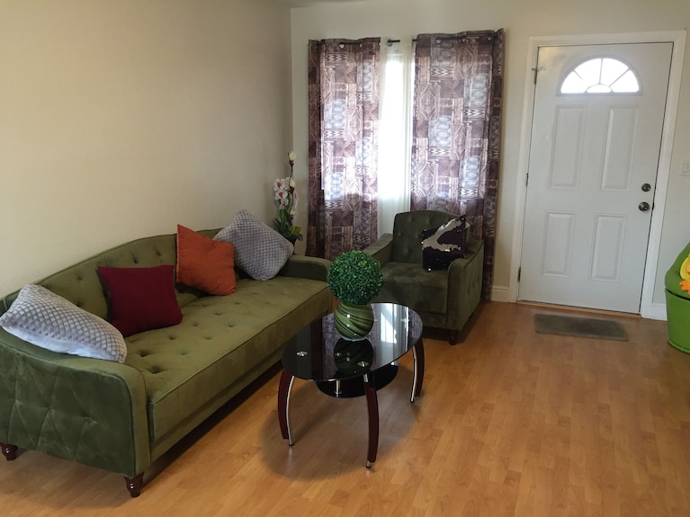 Sueños Y Corrientes. Segunda Vivienda Con Un Patio Romántico Privado. - Burbank, CA