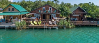 Appartement de luxe populaire Hakuna Matata situé sur la rivière Bojana près de la mer