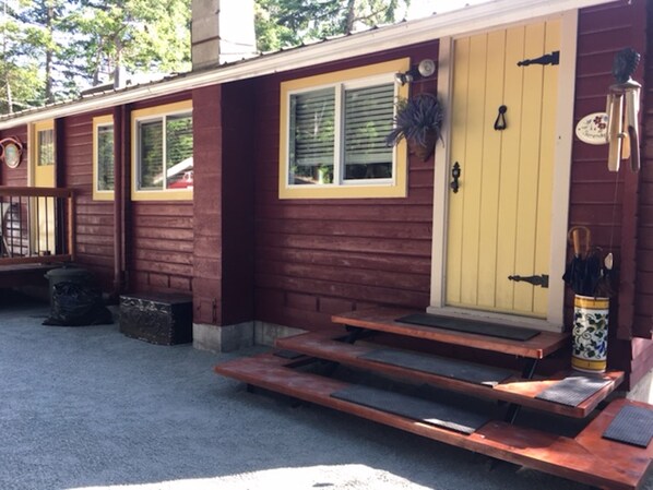 Terrace/patio - Serendipity by the sea (Galiano Island)