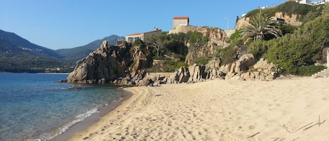 Vlak bij het strand, strandlakens