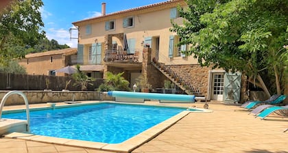 Traditionelles Bauernhaus, privater beheizter Pool nr Strand, Carcassonne, Canal du Midi