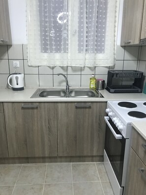 Oven, coffee/tea maker