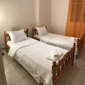 2 bedrooms, iron/ironing board, Internet, bed sheets