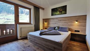1 bedroom, in-room safe, travel crib, WiFi