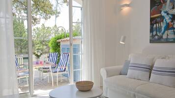 Smart TV, libri, impianto stereo