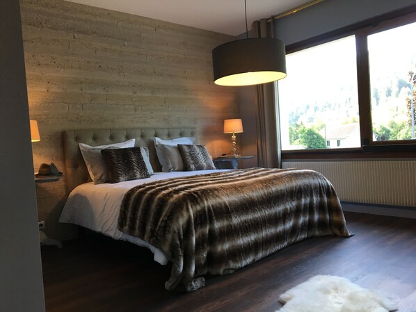 5 bedrooms, iron/ironing board, travel cot, free WiFi