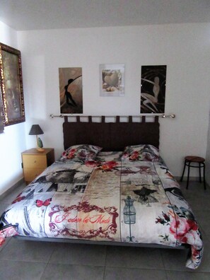 1 bedroom, iron/ironing board, WiFi, bed sheets