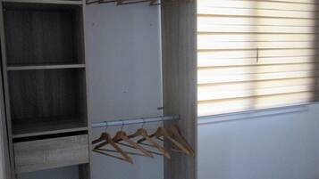 1 chambre, fer et planche Ă repasser, Wi-Fi, draps fournis