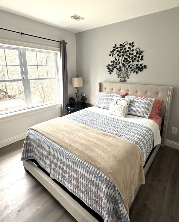 4 chambres, fer et planche à repasser, accès au Wi-Fi (inclus)