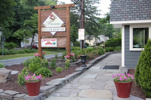  Relax in this secluded beauty! Just minutes from Phoenicia, skiing & hiking