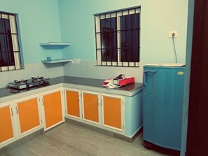 Private kitchen - Noise free home stay (Eranakulam)
