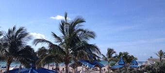 Ocean Side Villa - Great View on The Beach, Ocean And Park